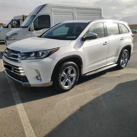 Toyota Highlander 2018