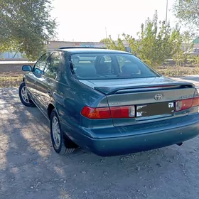 Toyota Camry 2001