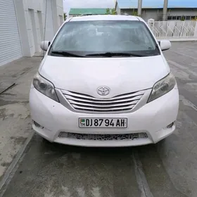 Toyota Sienna 2011