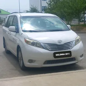 Toyota Sienna 2011