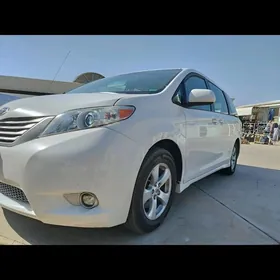 Toyota Sienna 2012