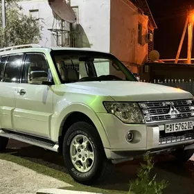 Mitsubishi Pajero 2008