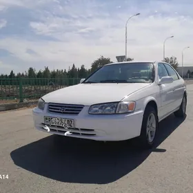 Toyota Camry 2001