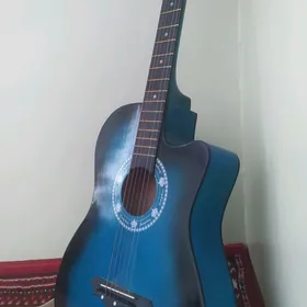 Gitara akustik