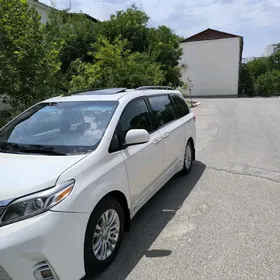 Toyota Sienna 2016