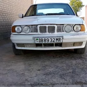 BMW E34 1990