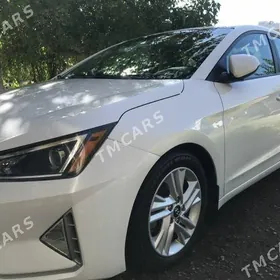 Hyundai Elantra 2019