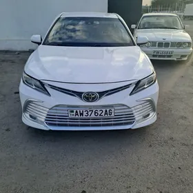 Toyota Camry 2021