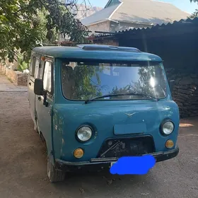 UAZ Profi 2000