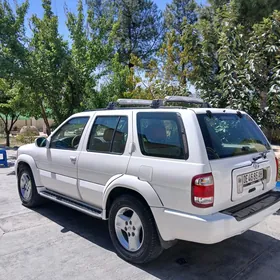 Infiniti QX4 2001