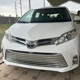 Toyota Sienna 2019