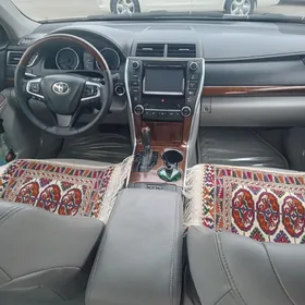 Toyota Camry 2015