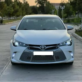 Toyota Camry 2015