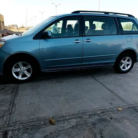 Toyota Sienna 2004