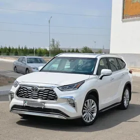 Toyota Highlander 2021