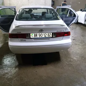 Toyota Camry 2000