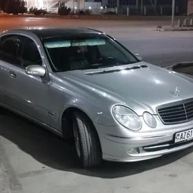 Mercedes-Benz E320 2003