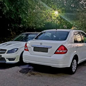 Nissan Versa 2011