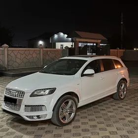 Audi Q7 2013