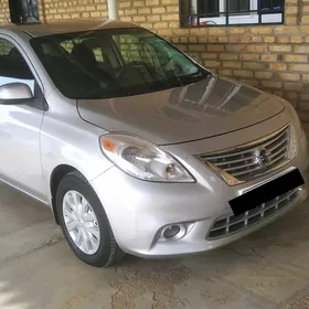 Nissan Versa 2012