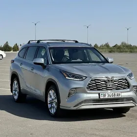 Toyota Highlander 2021