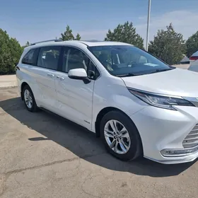 Toyota Sienna 2021