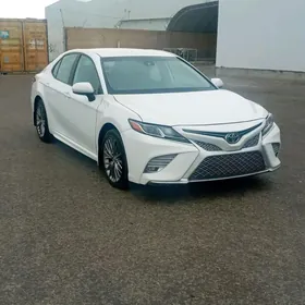 Toyota Camry 2020