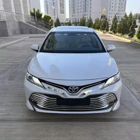 Toyota Camry 2020