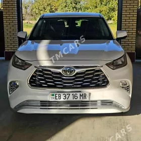 Toyota Highlander 2020