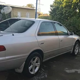 Toyota Camry 2001