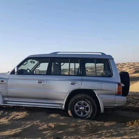 Mitsubishi Pajero 1999