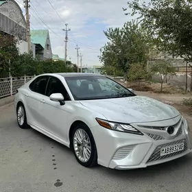 Toyota Camry 2018