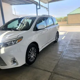 Toyota Sienna 2020