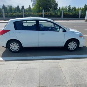 Nissan Versa 2008