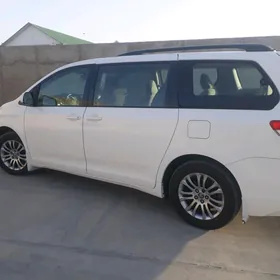 Toyota Sienna 2010