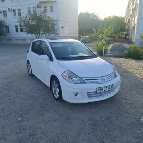 Nissan Versa 2010