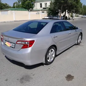 Toyota Camry 2013