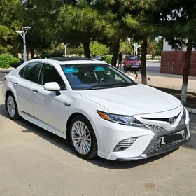 Toyota Camry 2018