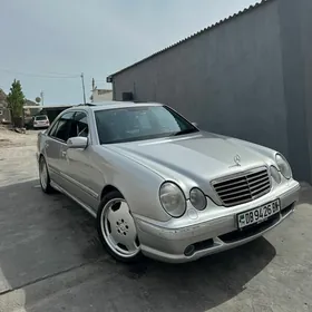 Mercedes-Benz E500 2001