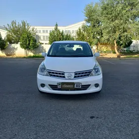 Nissan Tiida 2008