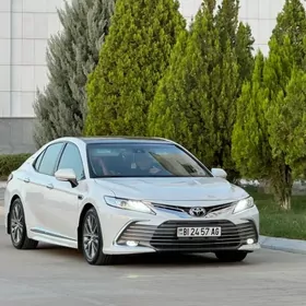 Toyota Camry 2018