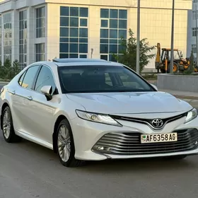 Toyota Camry 2018