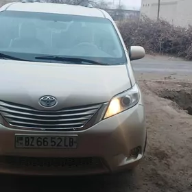 Toyota Sienna 2011