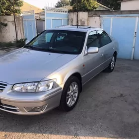 Toyota Camry 2001