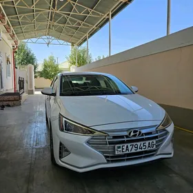 Hyundai Elantra 2019