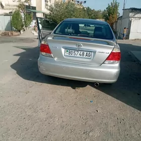 Toyota Camry 2004