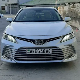 Toyota Camry 2021