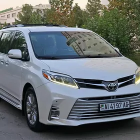 Toyota Sienna 2018