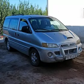 Hyundai H-1 2000