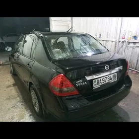 Nissan Versa 2010